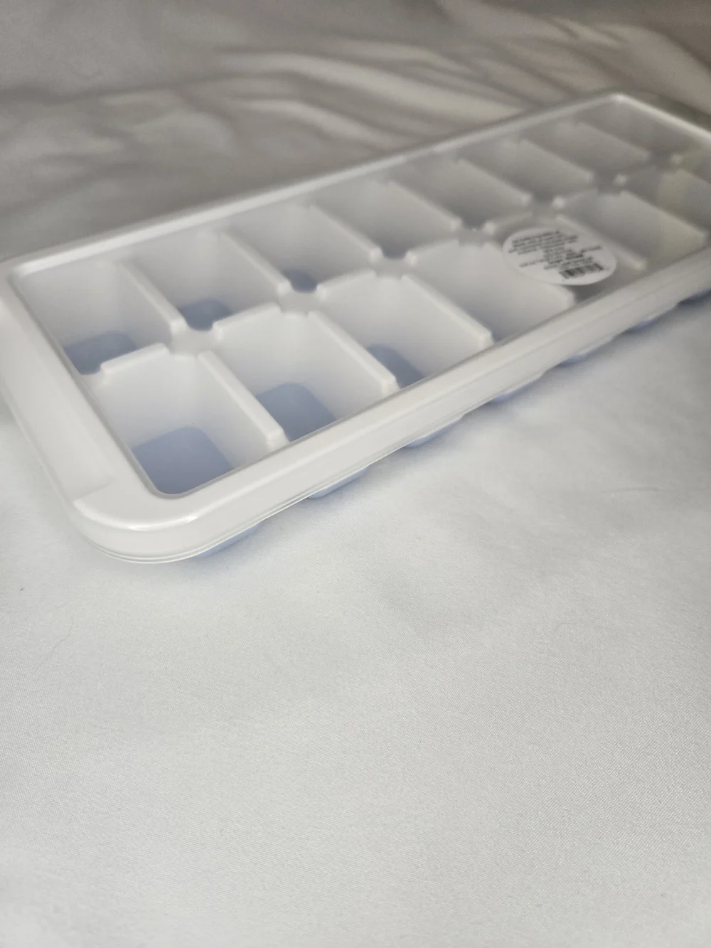 White Ice Cube Tray with Lid - Leak-Resistant Freezer Organizer